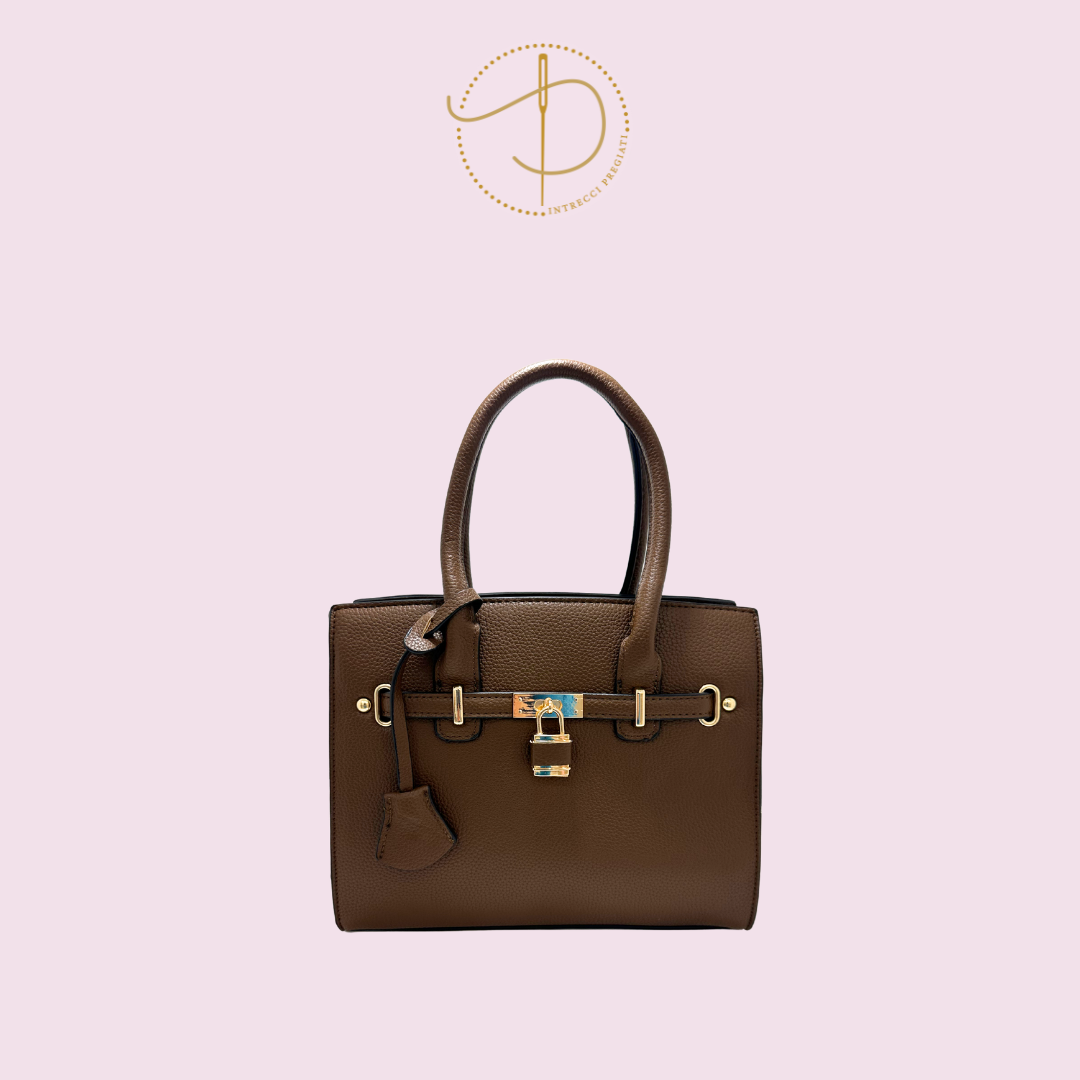 Borsa Kiara